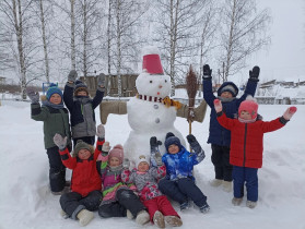 Дракошки, снеговики, улитки украсили наши детские сады!.